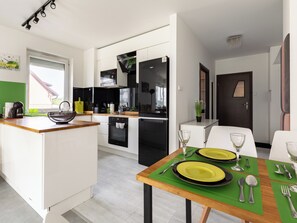 Fridge, microwave, oven, stovetop