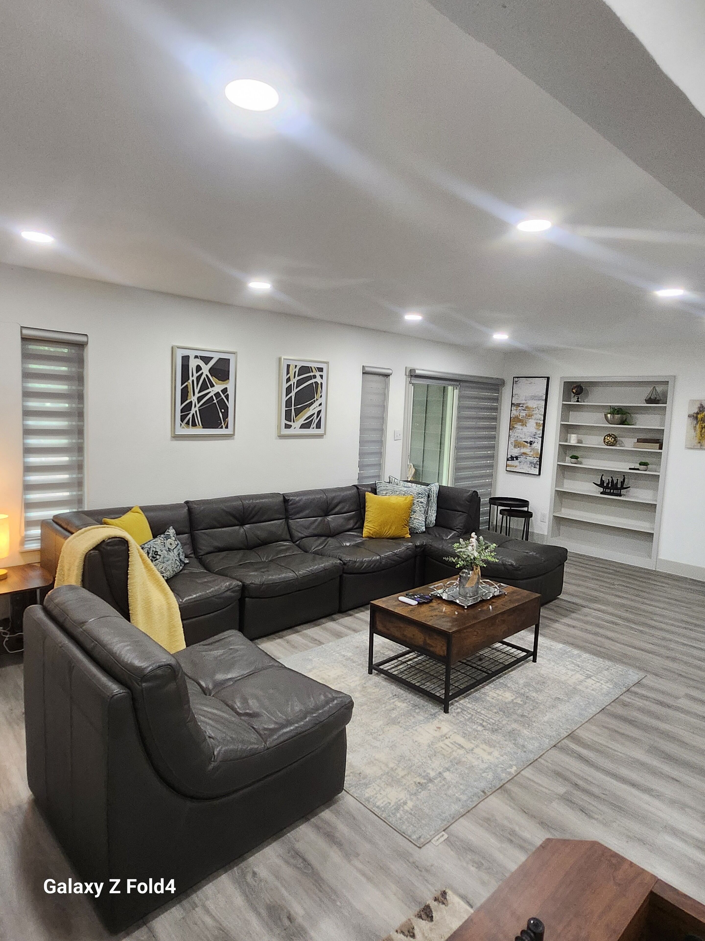 Spacious 5-bedroom house in delightful Wildwood Oasis inGrand Prairie