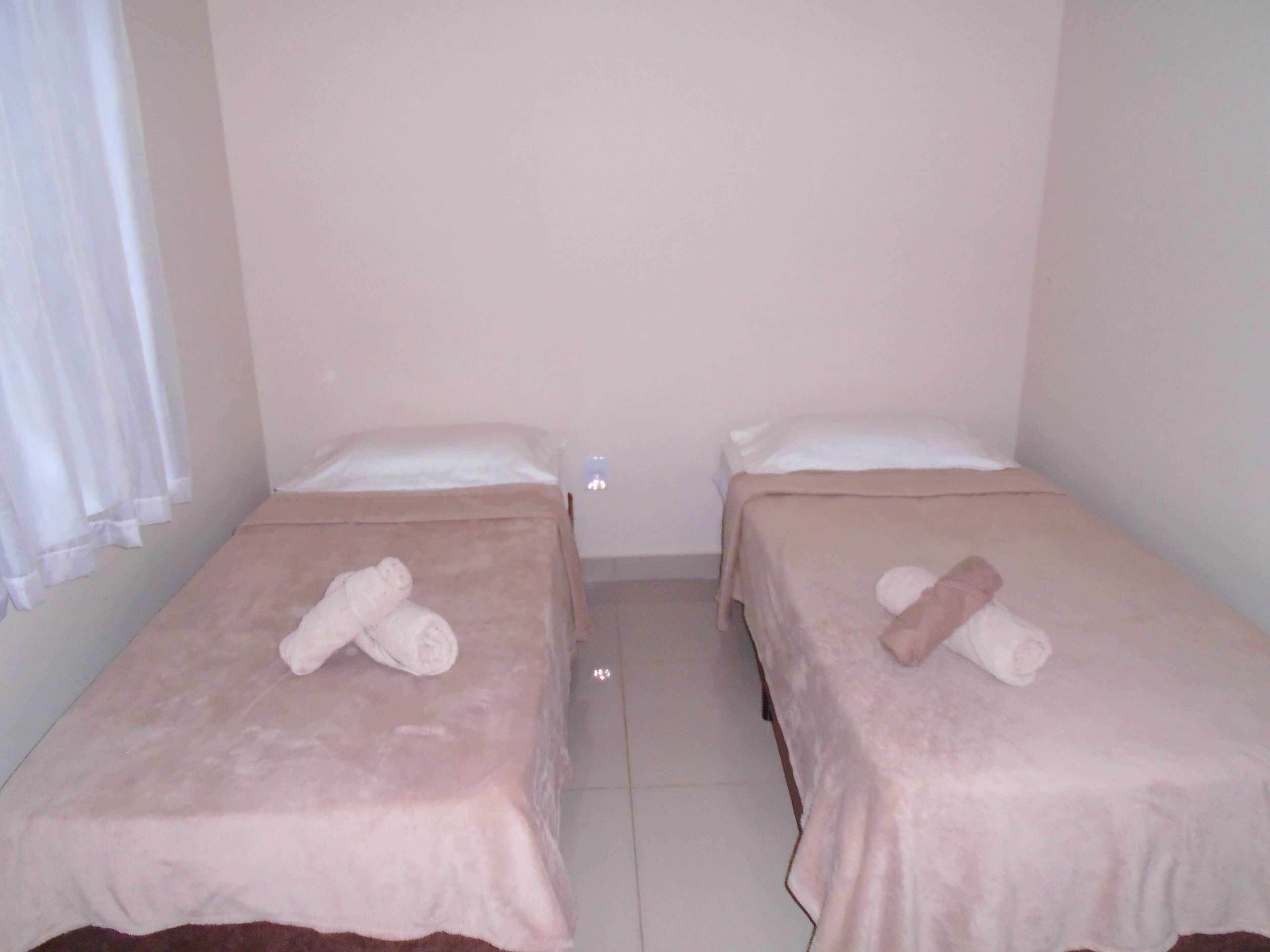 2 quartos, ferros/tábuas de passar roupa, Wi-Fi de cortesia