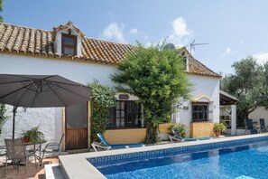 Pool - Holiday Home 'Casa El Pino' with Shared Pool, Wi-Fi and Air Conditioning (Barbate)