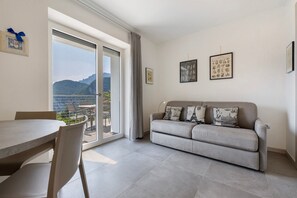 TV, ping pong - Eco del Garda - Apartment 203 with Lake View Terrace (Tenno)