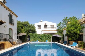 Pool - Apartment 'Estudio El Olivo' with Shared Pool, Wi-Fi and Air Conditioning (Barbate)