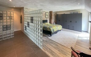3 habitaciones, cuna de viaje, wifi gratis y ropa de cama 