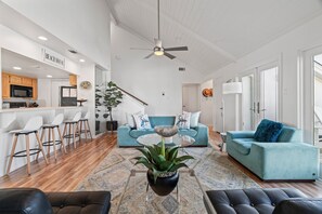 Smart TV - Welcome to your ultimate seaside escape! (Galveston)