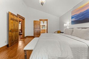 2 chambres, fer et planche à repasser, Wi-Fi gratuit, draps fournis