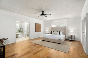4 bedrooms, travel crib, free WiFi, bed sheets - Welcome to your serene getaway! (Scottsdale)