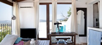 Cottage 'Casa De Los Pintores' with Private Pool, Wi-Fi and Air Conditioning