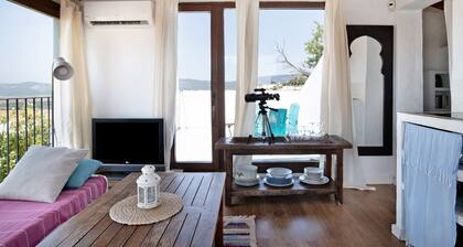 Cottage 'Casa De Los Pintores' with Private Pool, Wi-Fi and Air Conditioning