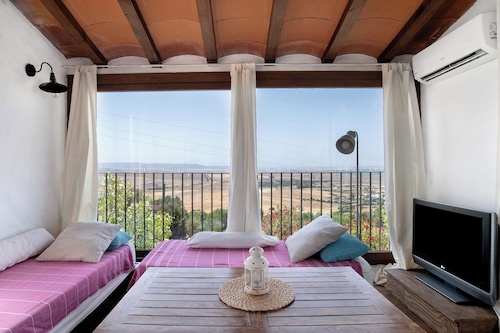 Casita de campo 'Casa De Los Pintores' con piscina privada, Wi-Fi y aire acondicionado