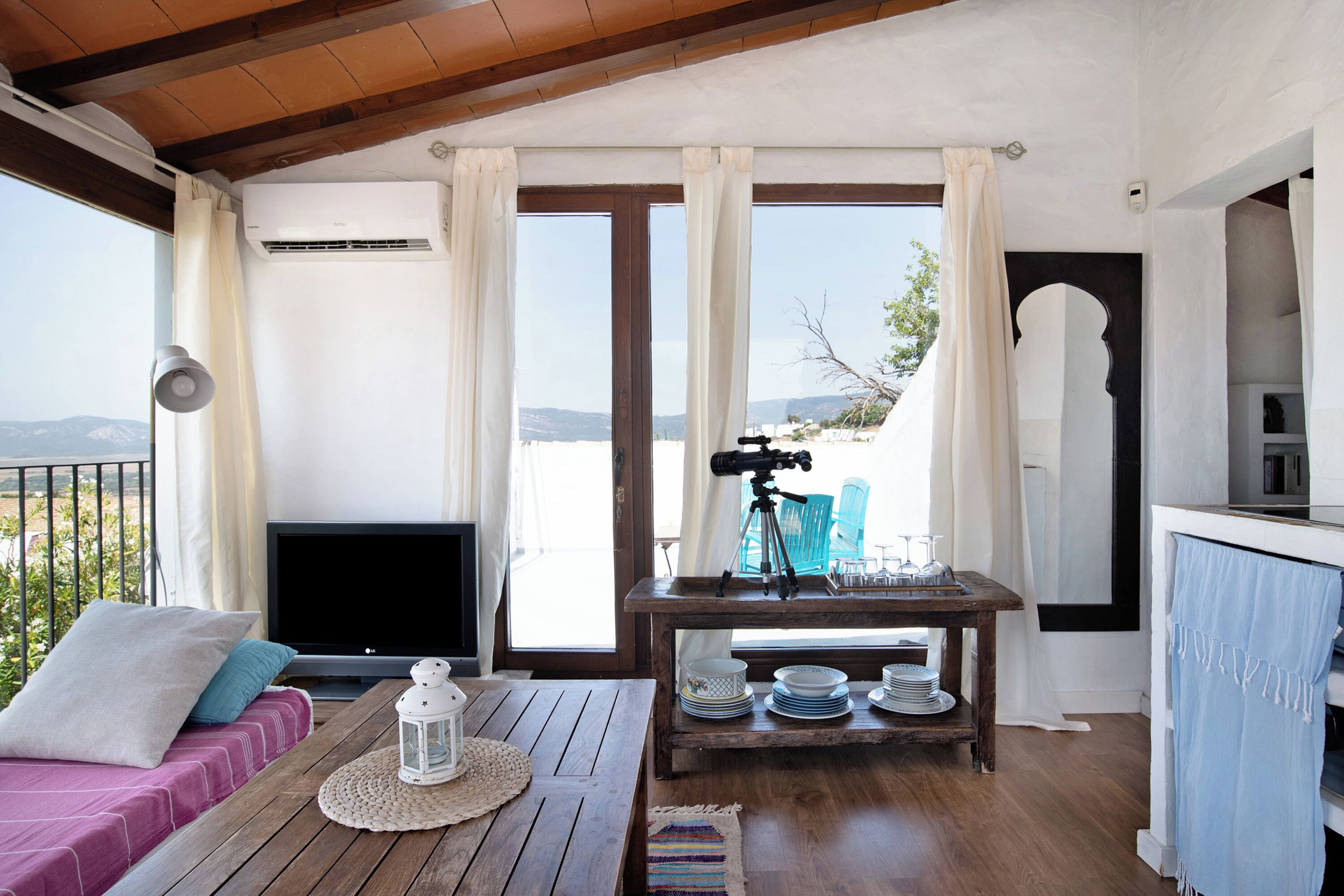 4 slaapkamers, een strijkplank/strijkijzer, gratis wifi, beddengoed