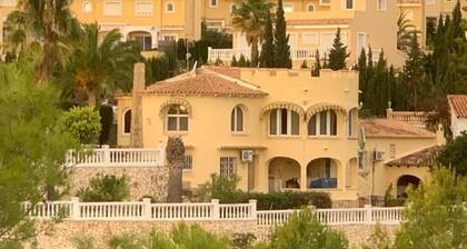 Villa 'La Favorita' with sea views, Wi-Fi and air conditioning