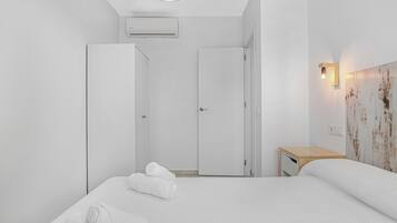 2 dormitorios, tabla de planchar con plancha, wifi gratis y ropa de cama