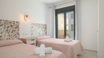 2 habitaciones, tabla de planchar con plancha y wifi gratis