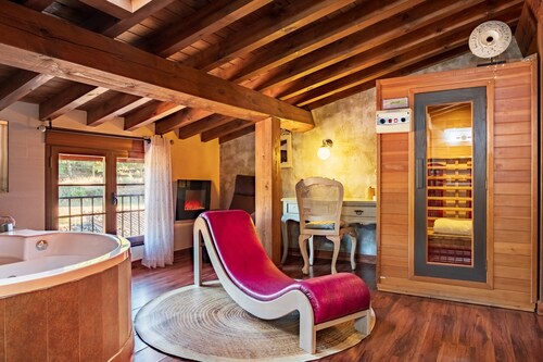 Country House 'Quimera' with Mountain Views, Balcony and Wi-Fi