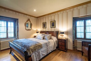 4 bedrooms, free WiFi, bed sheets