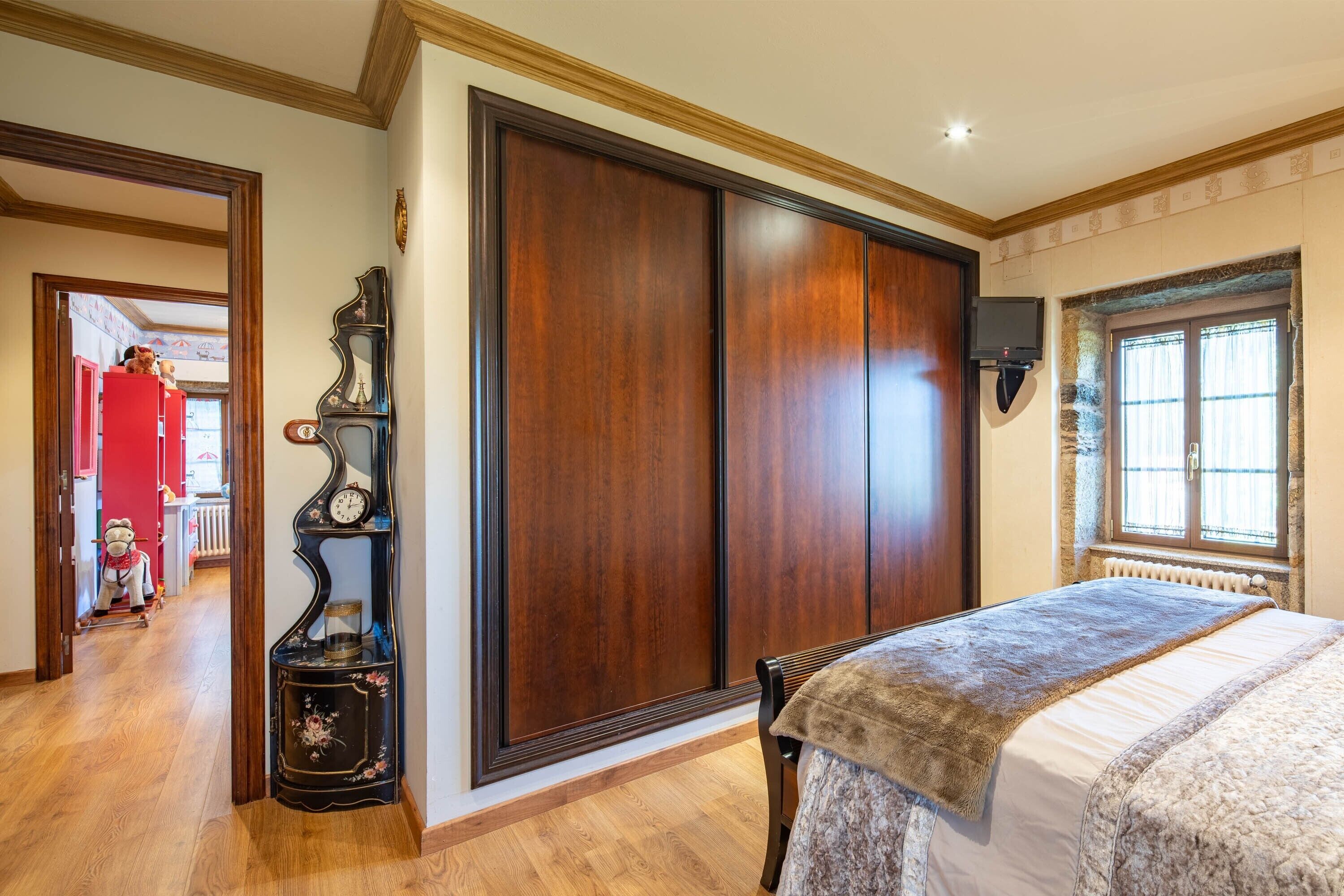 4 bedrooms, free WiFi, bed sheets