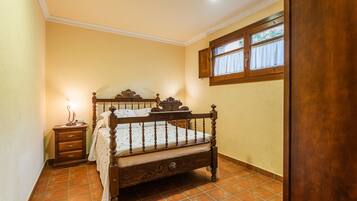 2 bedrooms, free WiFi, bed sheets