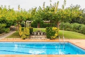 Pool - Country House 'Mas Vila 2' with Mountain View, Wi-Fi and Air Conditioning (Fogars de la Selva)