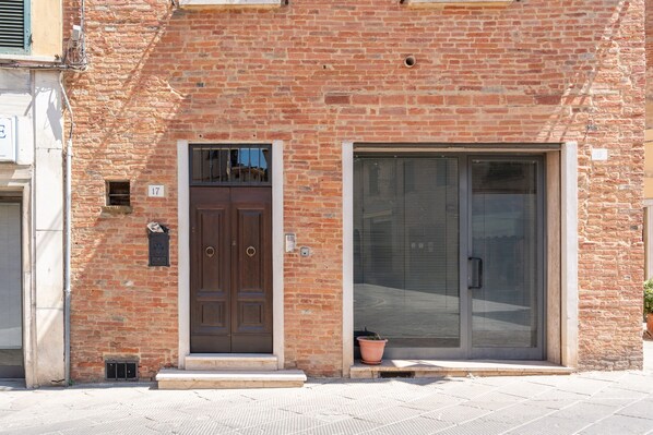 Exterior detail - 'Stanza Verde' Room with Balcony, Wi-Fi and Air Conditioning (Foiano della Chiana)