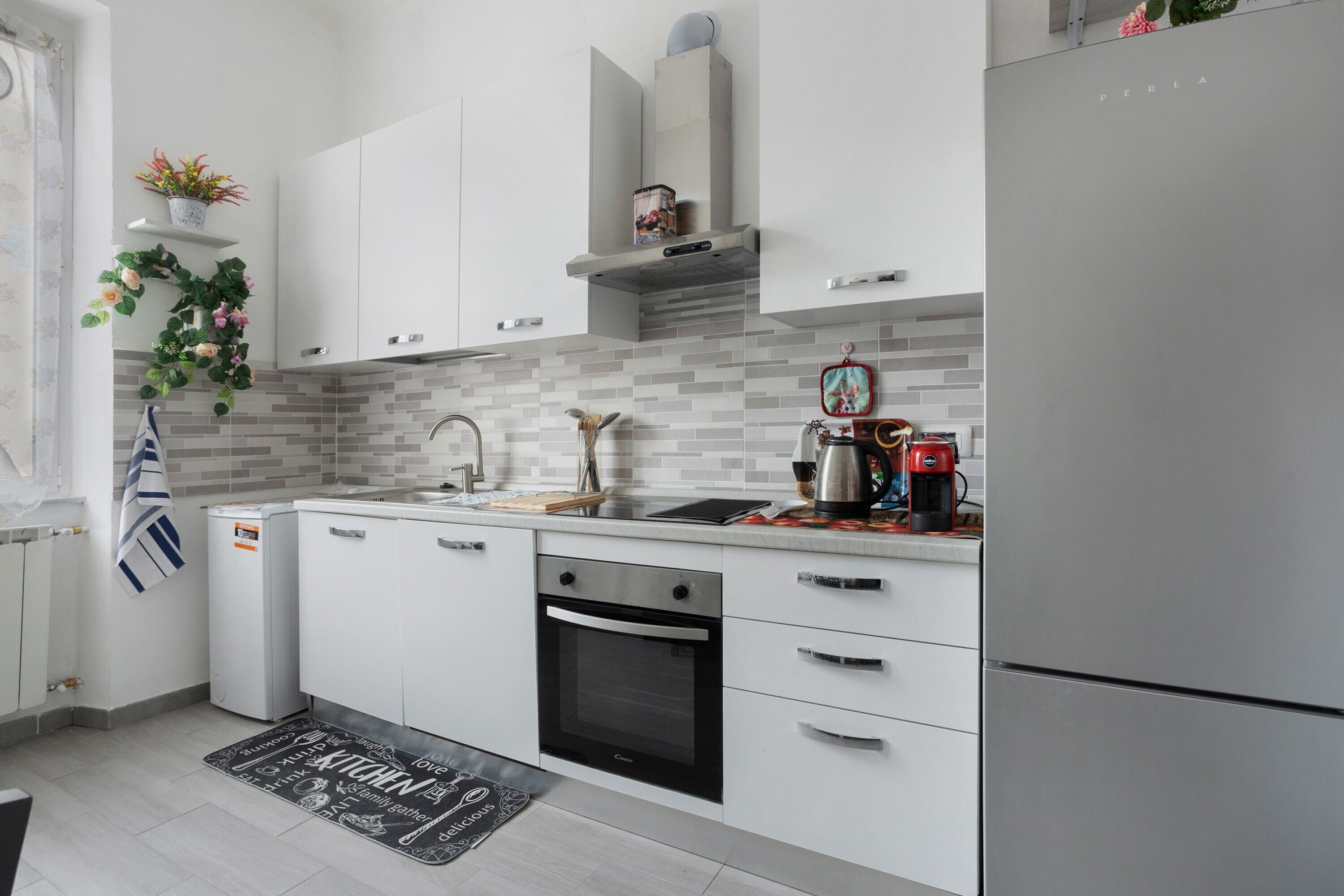 Réfrigérateur, four, plaque de cuisson, lave-vaisselle