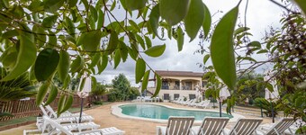 Rural House 'El Tibidabo' with Mountain Views, Wi-Fi and Air Conditioning