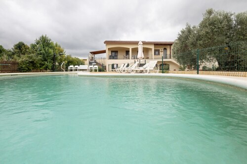 Rural House 'El Tibidabo' with Mountain Views, Wi-Fi and Air Conditioning