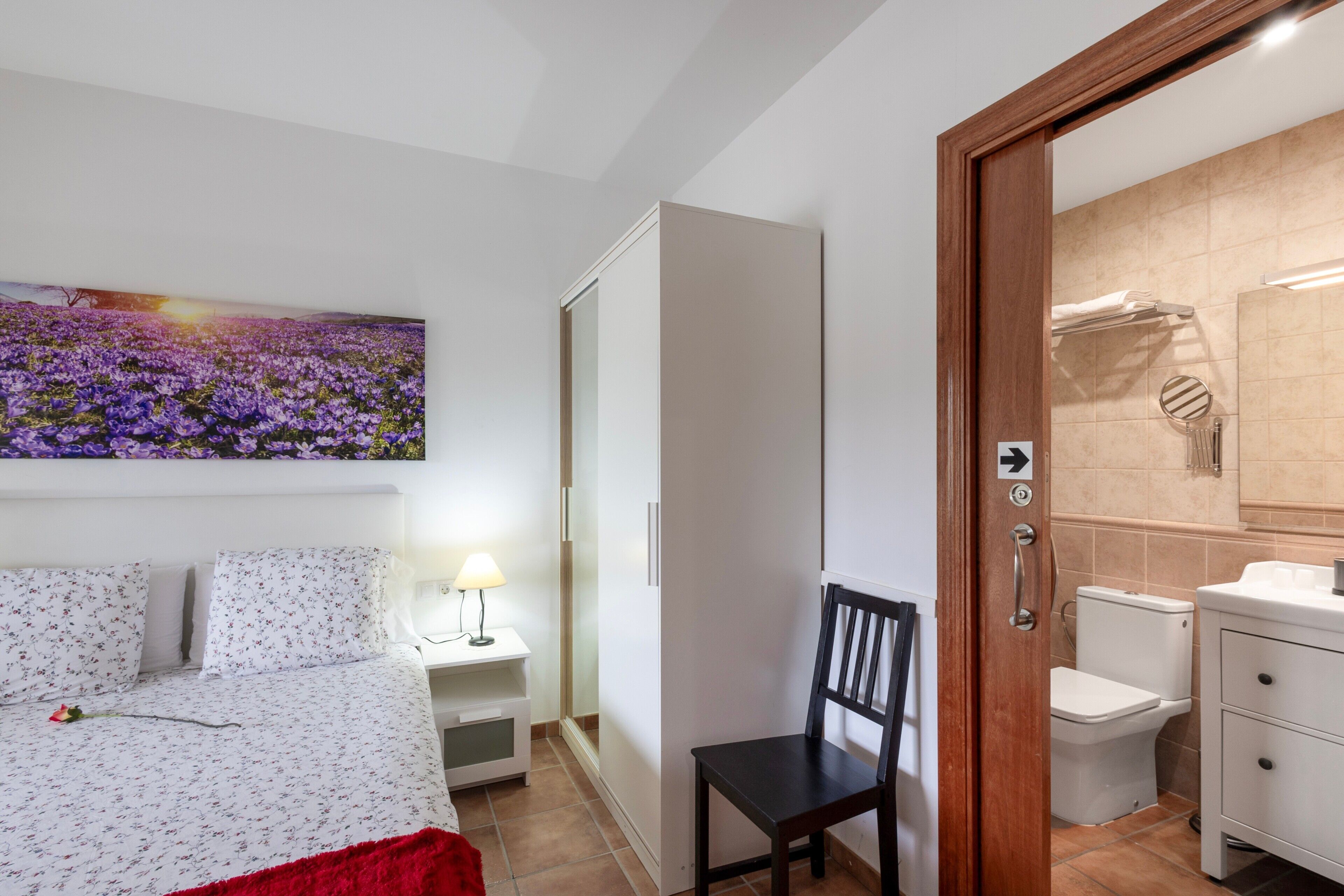 4 slaapkamers, een strijkplank/strijkijzer, gratis wifi, beddengoed