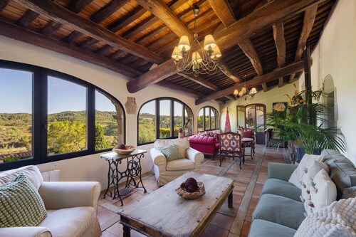 Villa 'La Masia' with Mountain View, Private Pool and Wi-Fi