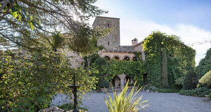 Villa 'La Masia' with Mountain View, Private Pool and Wi-Fi