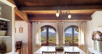 Country House 'Casa Romaní' with Mountain View, Shared Pool and Wi-Fi