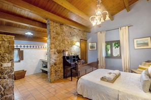 2 habitaciones, wifi gratis y ropa de cama