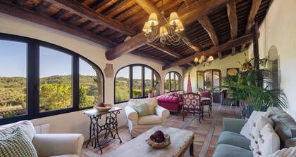 Country House 'Casa Espigol' with Mountain Views, Private Pool and Wi-Fi