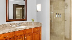 Shower, jetted bath, hair dryer, towels