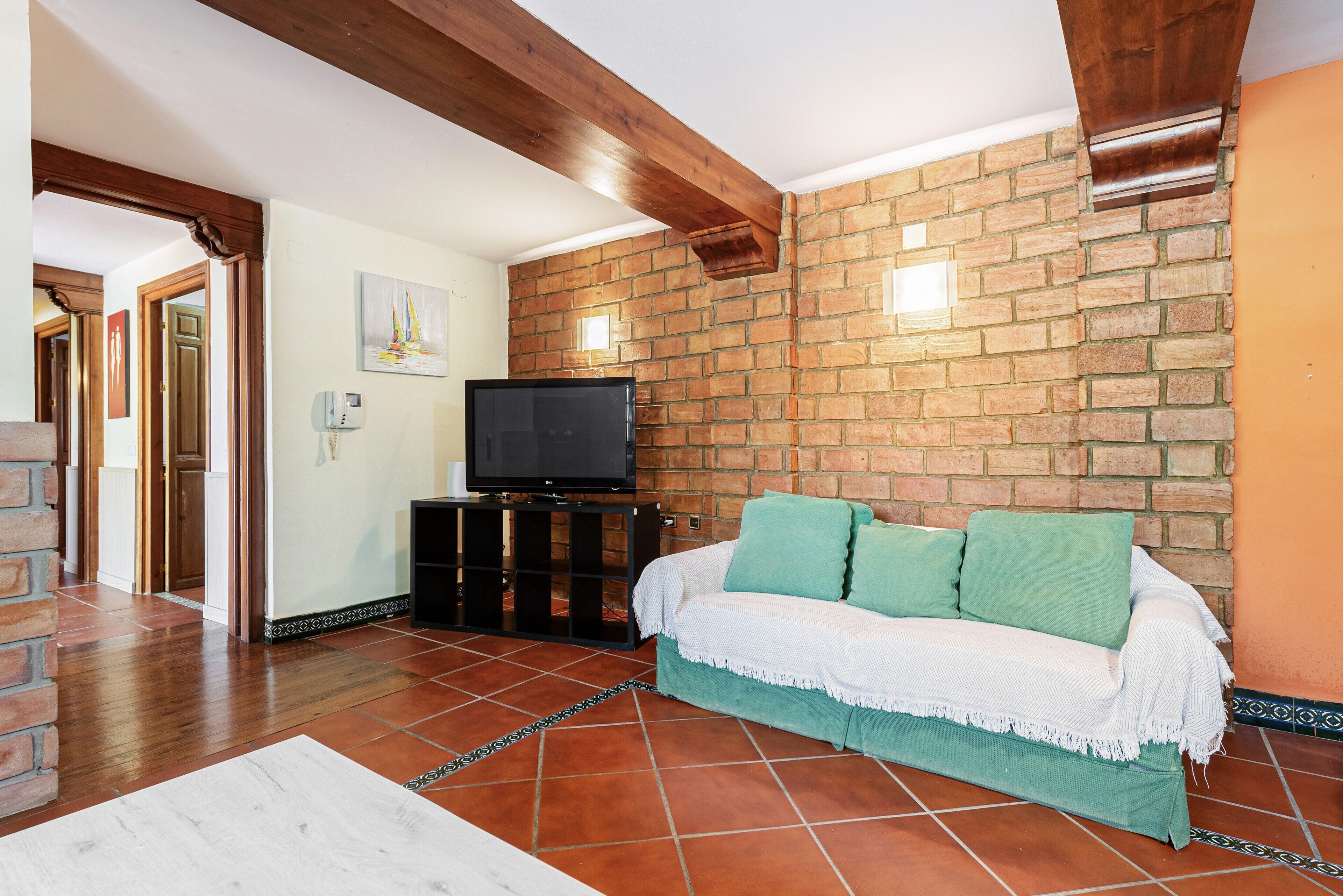 テレビ、卓球台