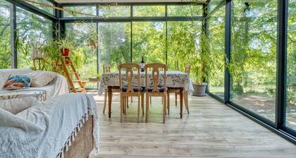 Deux chambres avec cuisine entiÚrement équipée et vérandas.