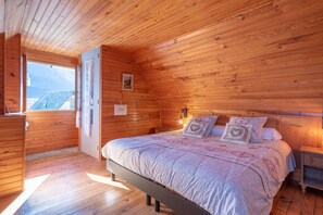 3 makuuhuonetta, silitysrauta/-lauta, ilmainen Wi-Fi, vuodevaatteet