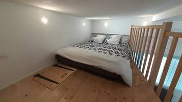 1 chambre, fer et planche à repasser, Wi-Fi gratuit, draps fournis