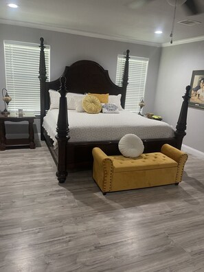 4 bedrooms, desk, iron/ironing board, free WiFi - Delightful 4-bedroom house in Coldspring with AC, WiFi (Coldspring)