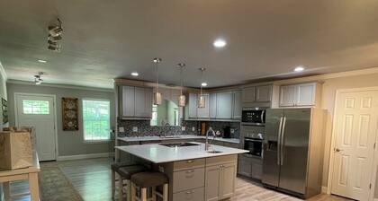 Delightful 4-bedroom house in Coldspring with AC, WiFi