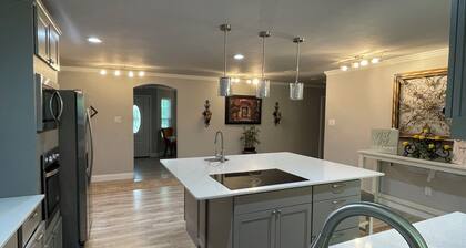Delightful 4-bedroom house in Coldspring with AC, WiFi