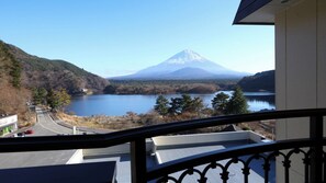 Property grounds - Twin roompanoramic view of Mt Fuji  Lake Shoji / Minamitsurugun Yamanashi (Minamitsurugun)