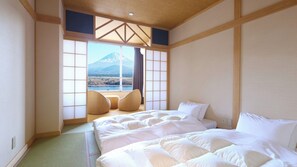 1 bedroom, desk, free WiFi, bed sheets - Japanese roomtypeB panoramic view of Mt Fuji  Lake Shoji / Minamitsurugun Yamanashi (Minamitsurugun)