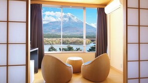 Interior - Japanese roomtypeB panoramic view of Mt Fuji  Lake Shoji / Minamitsurugun Yamanashi (Minamitsurugun)