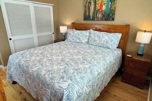 1 soverom, skrivebord, strykejern/-brett og wi-fi