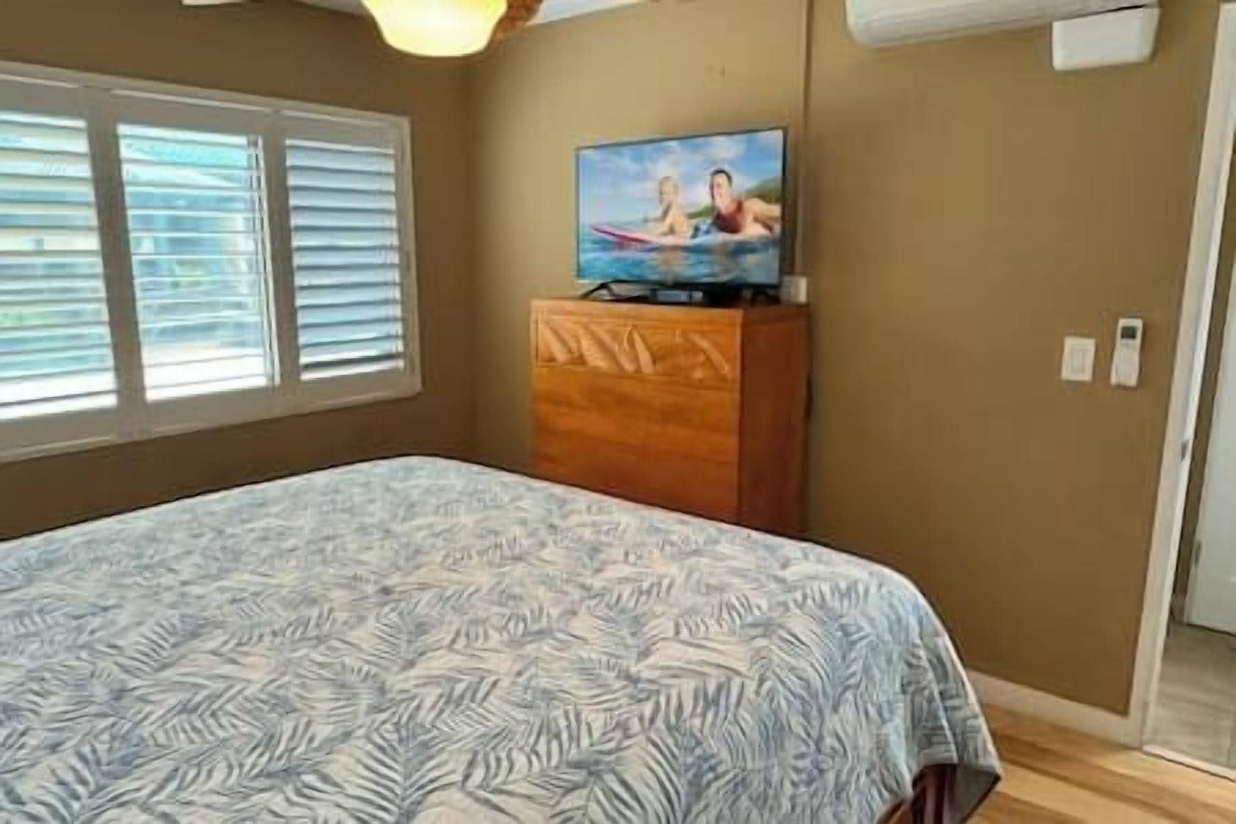 1 bedroom, desk, iron/ironing board, WiFi