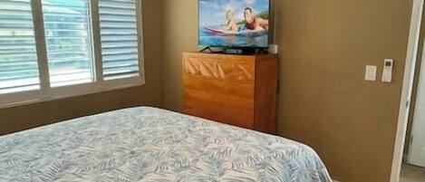 1 quarto, escrivaninha, ferros/tábuas de passar roupa, Wi-Fi