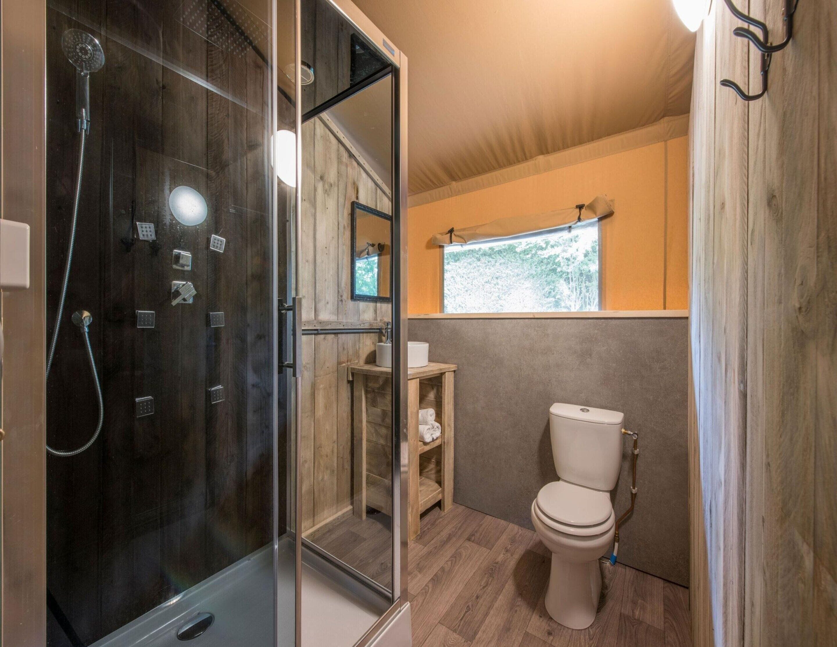 Tent | Bathroom