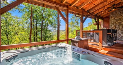 Views, Hot Tub, Sauna, GameRoom, Theater, Sleeps 23, Near Skiing & Polar Express
