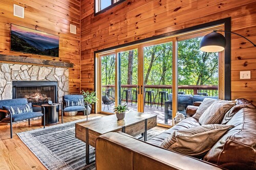 Stunning Views • Hot Tub • Sauna • Theater • Game Rooms • Sleep/Dine 23 •Firepit