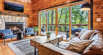 Stunning Views • Hot Tub • Sauna • Theater • Game Rooms • Sleep/Dine 23 •Firepit